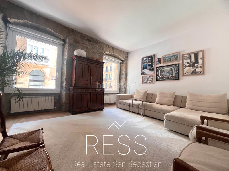 Foto 69711798-e393-43e1-ad23-d83422c3f765. Zweistöckige wohnung mit heizung in Parte Vieja Donostia - San Sebastián