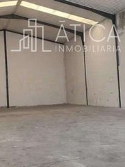 Capannone industriale in Villares de la Reina. Nave en venta en polígono de los villares
