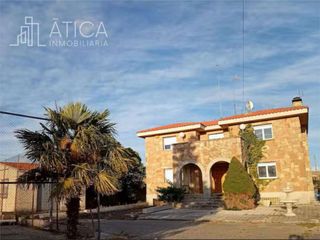 Chalet in Doñinos de Salamanca. Venta de chalet. calzada de valdunciel. salamanca