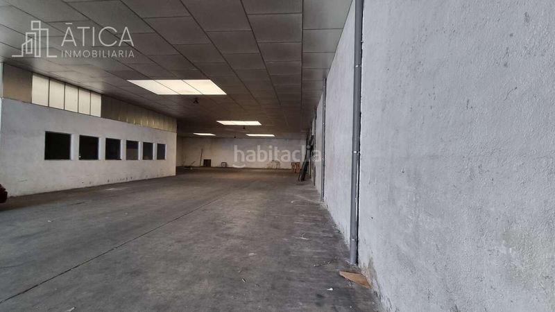 Foto fd7a72f1-a075-4ce7-ad53-6904e2c134d4. Fabrikhalle in Villares de la Reina