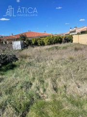 Wohngrundstück in Villamayor. Parcela urbana en venta en villamayor