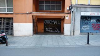 Location Parking voiture  Carrer de pinar del rio. Parking en venta con una planta sótano, dimesiones 4,30 m x 2,20