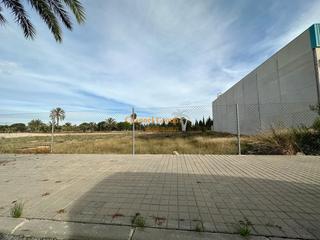 Terreno residenziale in Centro. En venta solar en poligono agroalimentario!!