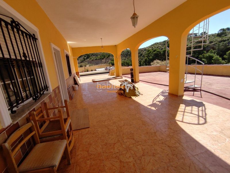 Foto 95f83a96-b501-4cec-a169-d913b31ae386. Casa amb piscina a Crevillente