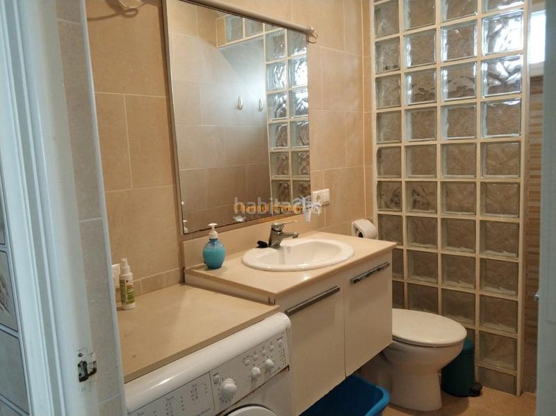 Foto c0e42ea5-7aa3-4239-a251-e6b8bb845237. Rent house in Playa Levante Santa Pola