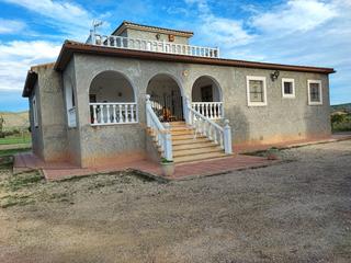 Xalet a El Castillo. Se vende chalet en hondon de las nieves