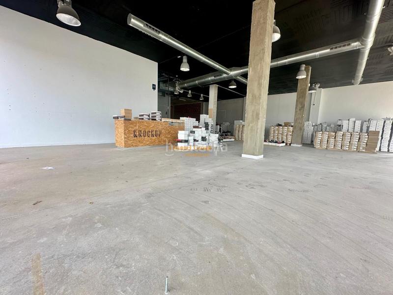 Foto 5370a2b1-f385-4b94-8128-4aa484230b3b. Alquiler local comercial se alquila maravilloso local en el parque empresarial de torrellano en Elche / Elx