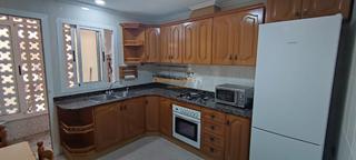 Rent Ground floor in Centro. Se alquila entresuelo zona raval solo estudiantes