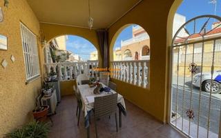 Maison jumelée à San Fulgencio. Gran oportunidad! encantadora vivienda adosada en dos plantas en