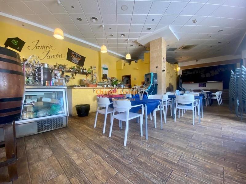 Foto 1b8e074a-4459-4632-a592-ac77849daa79. Alquiler local comercial se traspasa negocio en pleno funcionamiento, zona toscar !!!!!!! en Elche / Elx