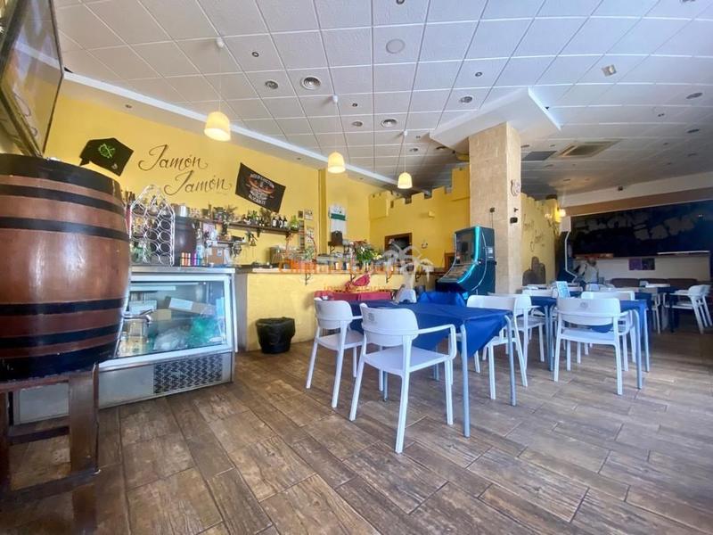 Foto 26e3864b-1c7a-4289-9adf-bb7702564a83. Alquiler local comercial se traspasa negocio en pleno funcionamiento, zona toscar !!!!!!! en Elche / Elx