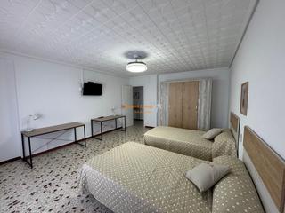 Alquiler Piso en Plaza Crevillente - Antiguos Juzgados - El Asilo. Se alquilan habitaciones a 10 min del ceu