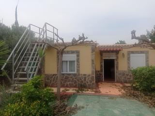 Masia a Cantoria. Oportunidad única! venta de parcela con casa, zona ajardinada y