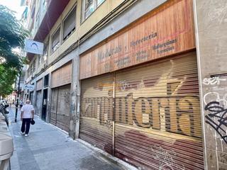 Local commercial  Calle manuel anton. Local en venta junto al mercado central
