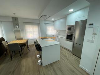 Location Appartement à Ciutat Esportiva. Se alquila entresuelo totalmente reformado