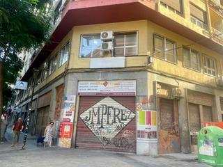 Rent Business premise in Mercado. Local de 1200m2 en alquiler con posibilidad de salida de humo