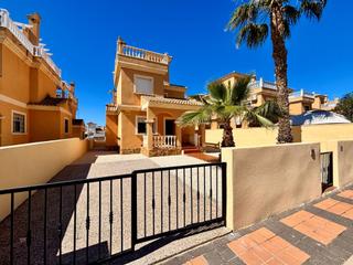 Xalet  Calle polonia. Chalet en lo crispn, algorfa!!