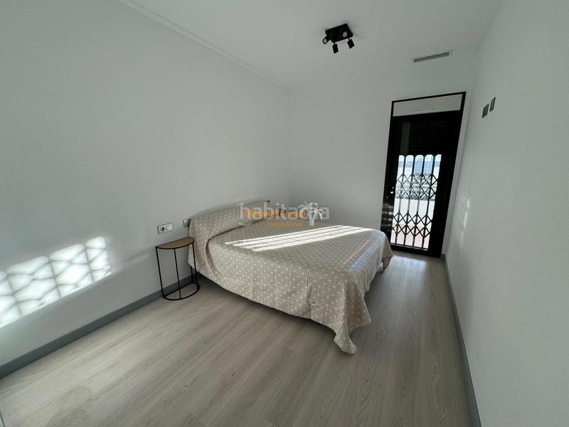 Foto a0ede4b1-0b74-4d2a-9abf-0c76c3a6f94c. Location rez-de-chaussée avec parking piscine dans El Travaló - Martínez Valero Elche / Elx