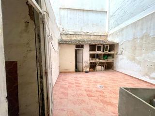 Apartamento en Mercado. Piso en venta alicante centro  posibilidad licencia turistica