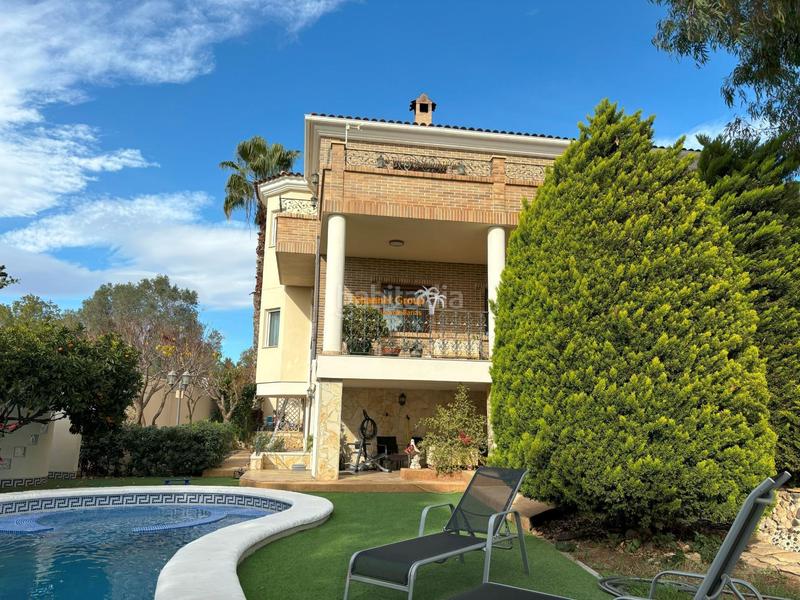 Foto 8c924966-7993-44b5-ad4f-c5203b65e823. Chalet exclusivo chalet con piscina y jardín en ciudad quesada en Rojales