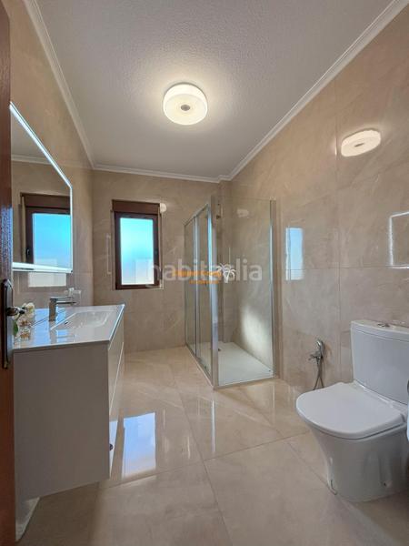 Foto 8fa2a055-5dd1-472b-9290-81153d0c6603. Chalet exclusivo chalet con piscina y jardín en ciudad quesada en Rojales