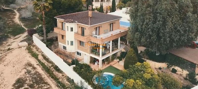Foto dc89b081-ce2b-4617-ae1b-23a3d6ba49fc. Chalet exclusivo chalet con piscina y jardín en ciudad quesada en Rojales