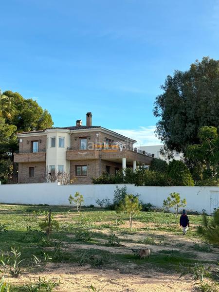Foto dd35a9ca-79b1-44ef-988b-2e45e31d842c. Chalet exclusivo chalet con piscina y jardín en ciudad quesada en Rojales