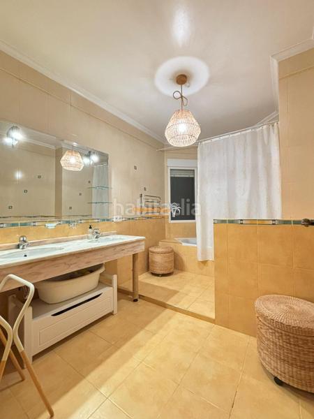 Foto f1c75ad8-7a9b-4361-92f5-f4bd3689003c. Chalet exclusivo chalet con piscina y jardín en ciudad quesada en Rojales