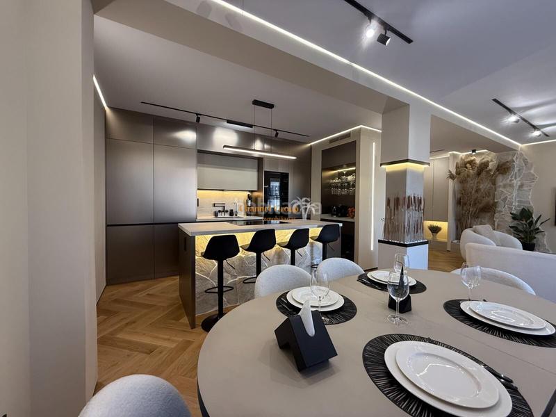 Foto 324b7e0b-835a-4af6-afcf-67c7b662952f. Pis a Barrio del Centro Alicante