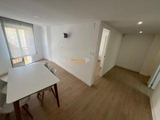 Lloguer Pis a Carrús Oeste. Se alquila piso zona plaza madrid