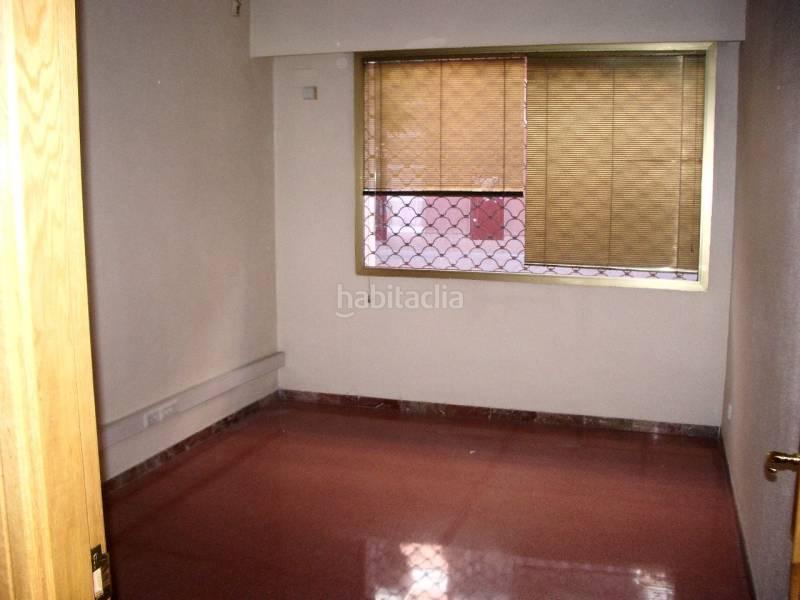 Foto 6eec8b35-0bdd-4b46-bebf-57b141db8421. Alquiler local comercial en Reina Victoria - Miguel Hernández Elche / Elx