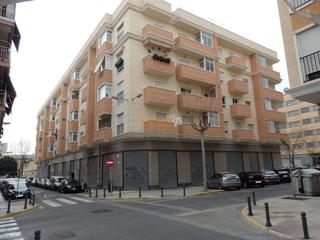 Lloguer Local Comercial a Centro. Se vende local de 550mr2 en la zona del corte ingles