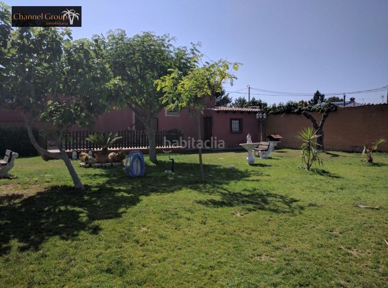 Foto c5e1d4b3-aa79-4af0-a52d-471662cc0a83. Xalet amb piscina a Dolores