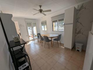 Haus in San Fulgencio. Se vende  bungalow , en planta baja  urb.la marina!!!!