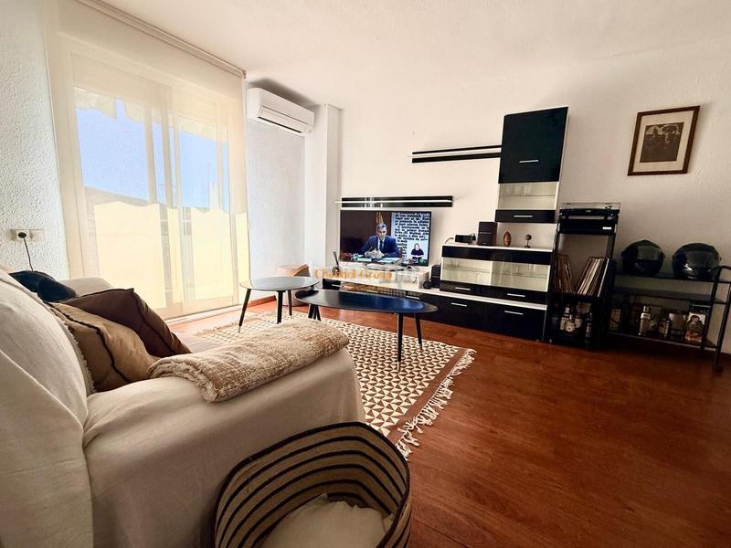 Foto 1dbc6428-7363-44e1-a810-0dd45f9bed1a. Piccolo appartamento con parcheggio in Vistahermosa Alicante