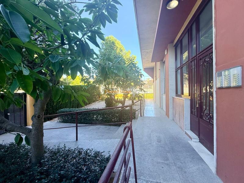 Foto 78b918b9-b856-4449-a856-7000f88425de. Piccolo appartamento con parcheggio in Vistahermosa Alicante