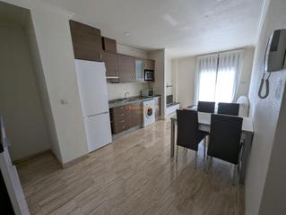 Location Appartement à Plaza Crevillente - Antiguos Juzgados - El Asilo. Se alquila piso con ascensor zona paseo germanias