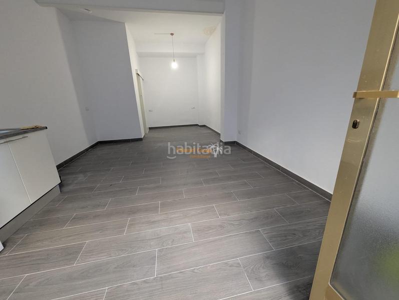 Foto 534ca6d5-31c5-4699-bd1b-4fe60e3612c9. Alquiler local comercial se alquila local comercial zon cruz roja en Elche / Elx