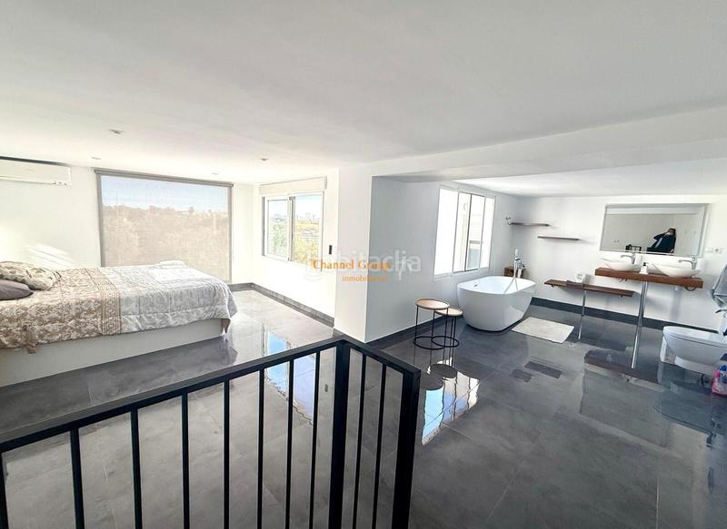 Foto 67ab34df-6d30-4fce-a827-81866b0e998c. Chalet avec parking piscine dans Santa Faz Alicante