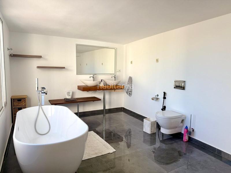 Foto b287ffad-f466-45c6-b7b4-d7a03a0b04f3. Chalet avec parking piscine dans Santa Faz Alicante