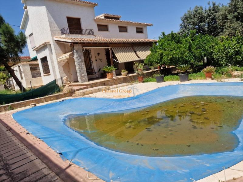 Foto 2c51027a-5ff6-42c9-81ef-0bd1a15087ce. Xalet amb piscina a Ciutat Jardí - Torreta Verdí Elche / Elx