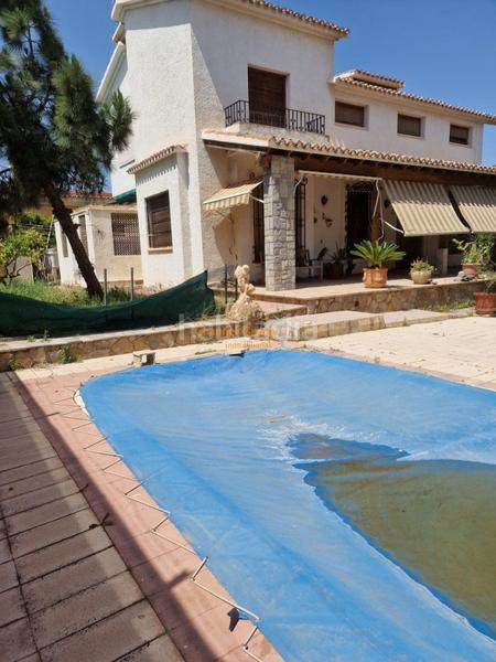 Foto decc57a4-2e1a-463c-929d-7d6135457b44. Xalet amb piscina a Ciutat Jardí - Torreta Verdí Elche / Elx