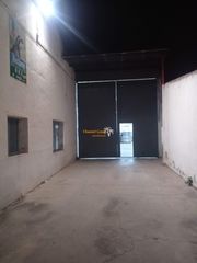 Bâtiment à usage industriel à Algorfa. Venta nave industrial de 750 m2 en uno de los polígonos más cons
