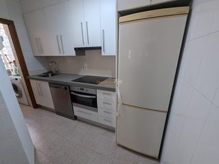 Location Appartement à Calas Santiago Bernabeu. Se alquila apartamento en santa pola para todo el año