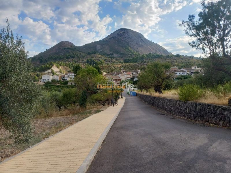 Foto b81b0c70-502f-4772-adb7-f0343841e676. Masia a Benasau