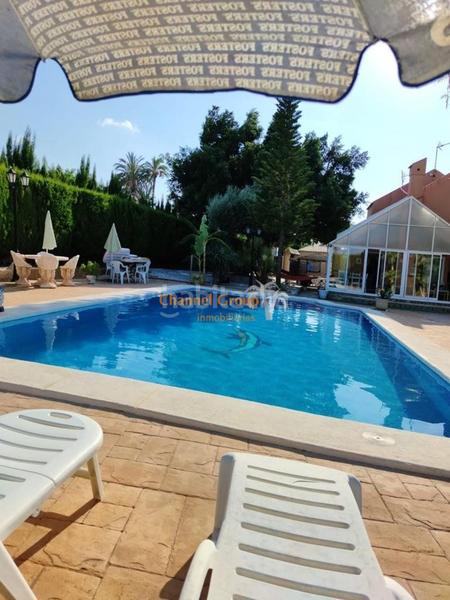 Foto 47440dcb-fc4b-4062-ac88-e2a77aa4bc74. Xalet amb aparcament piscina a La Portalada Elche / Elx