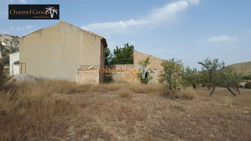 Foto c767cbd7-5136-4ae2-9e8a-b320000bb354. Casa se vende terreno con casa en Algueña