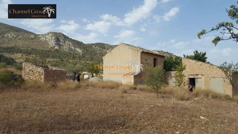 Foto e4982cbb-99a9-441c-9e5b-5bd7efa88321. Casa se vende terreno con casa en Algueña