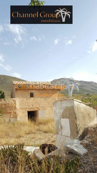 Foto f5aca65b-fb1d-4dea-828e-c6eb68398952. Casa se vende terreno con casa en Algueña