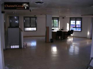 Location Local commercial à Centro. Local comercial de 2 plantas en el centro de elche